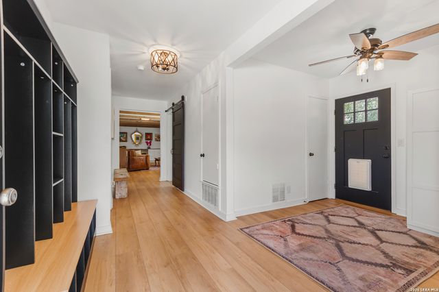 105 JACOB DR, Boerne, TX 78006