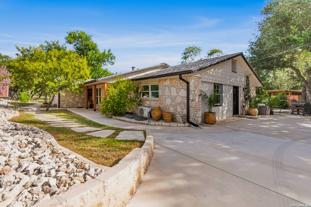 105 JACOB DR, Boerne, TX 78006