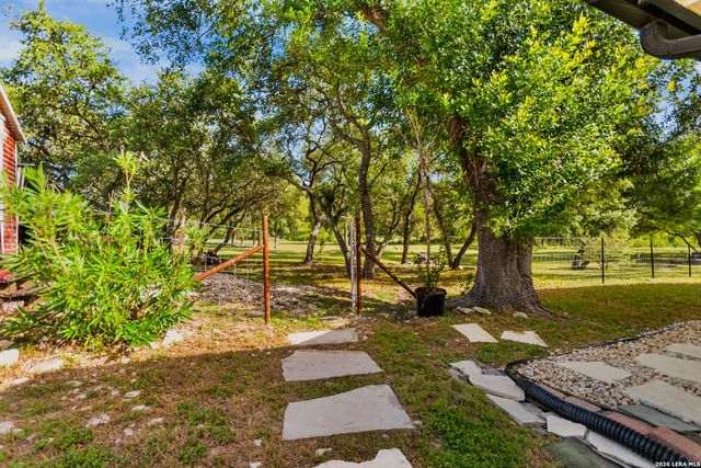 105 JACOB DR, Boerne, TX 78006