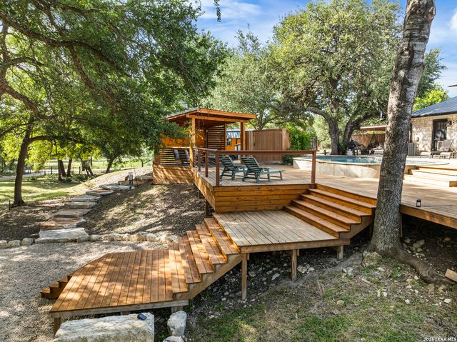 105 JACOB DR, Boerne, TX 78006