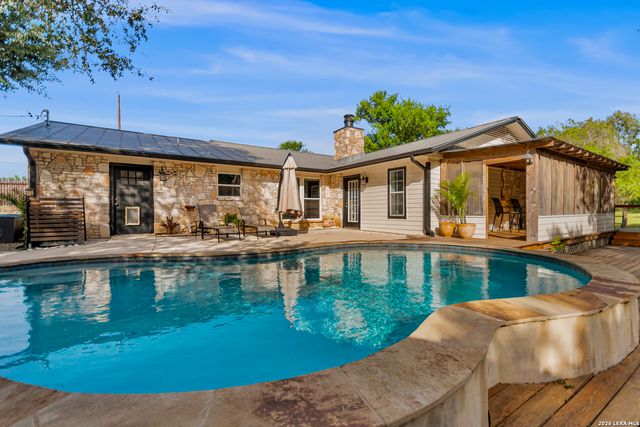 105 JACOB DR, Boerne, TX 78006