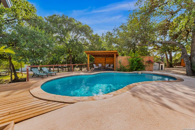 105 JACOB DR, Boerne, TX 78006