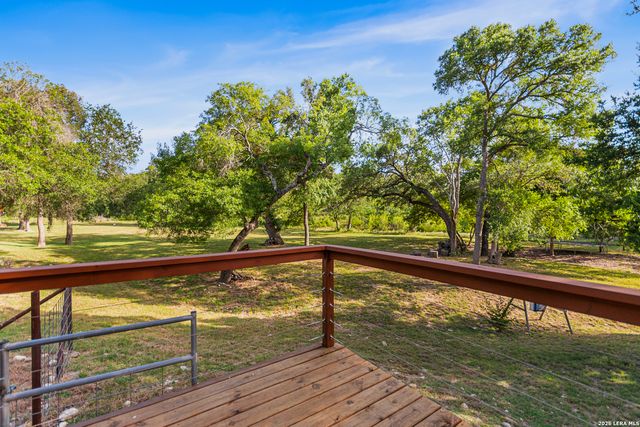 105 JACOB DR, Boerne, TX 78006