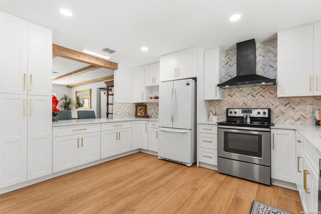 105 JACOB DR, Boerne, TX 78006
