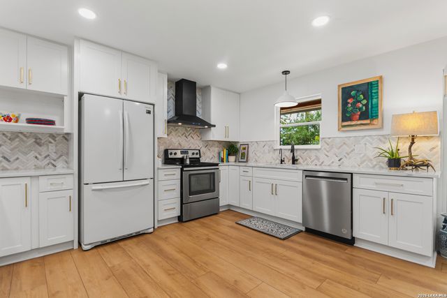 105 JACOB DR, Boerne, TX 78006