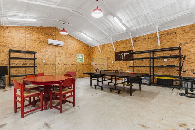 105 JACOB DR, Boerne, TX 78006
