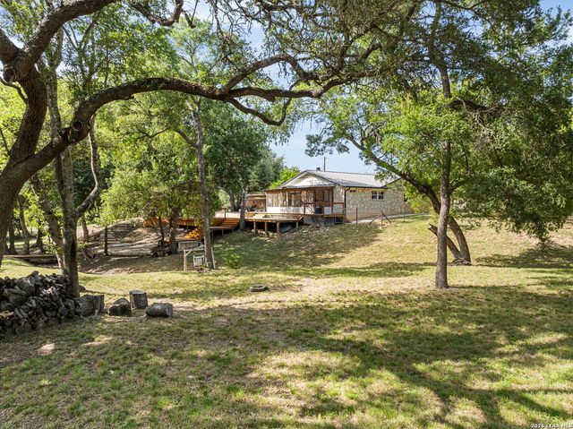 105 JACOB DR, Boerne, TX 78006