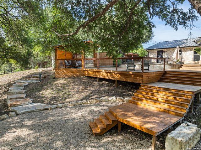 105 JACOB DR, Boerne, TX 78006