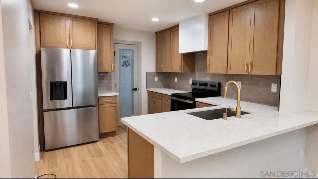 6312 Caminito Luisito, San Diego, CA 92111
