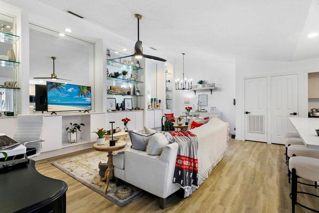 4503 Lakemont Court Court, Palm Beach Gardens, FL 33403