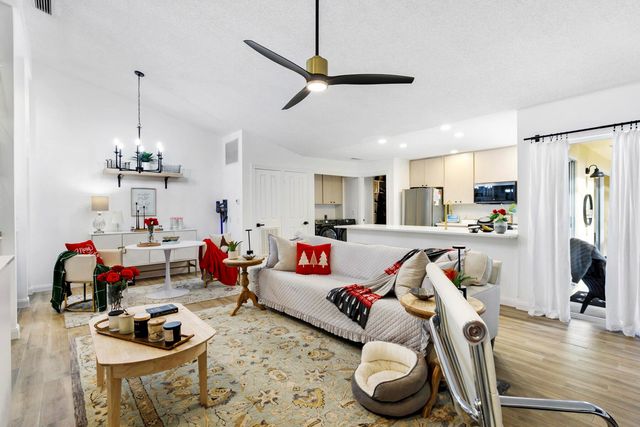 4503 Lakemont Court Court, Palm Beach Gardens, FL 33403