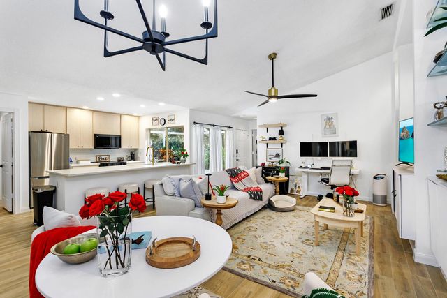 4503 Lakemont Court Court, Palm Beach Gardens, FL 33403