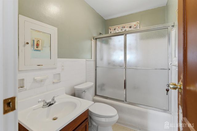 10 Garfield Street, Linden, NJ 07036