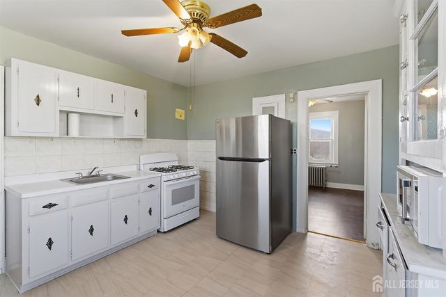 10 Garfield Street, Linden, NJ 07036