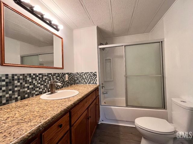 1501 calcuta 5, Bakersfield, CA 93304