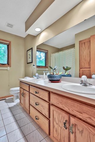 7038 46th Street N, Oakdale, MN 55128