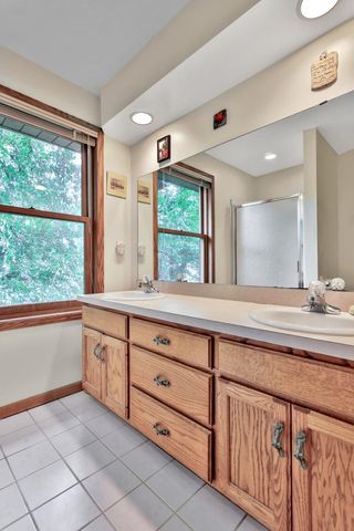 7038 46th Street N, Oakdale, MN 55128