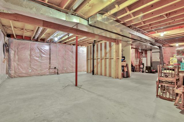 7038 46th Street N, Oakdale, MN 55128