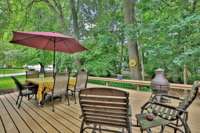7038 46th Street N, Oakdale, MN 55128