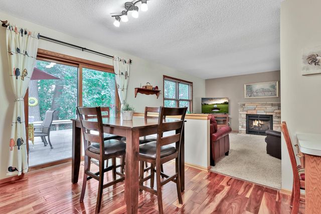 7038 46th Street N, Oakdale, MN 55128