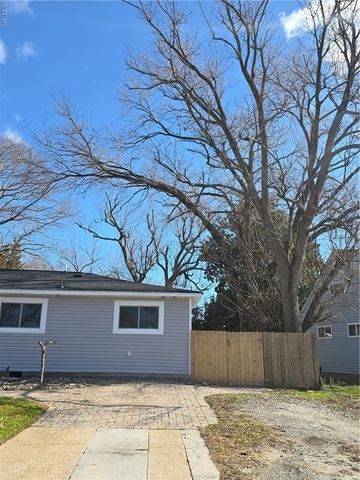 4701 Deerfield LN, Virginia Beach, VA 23455