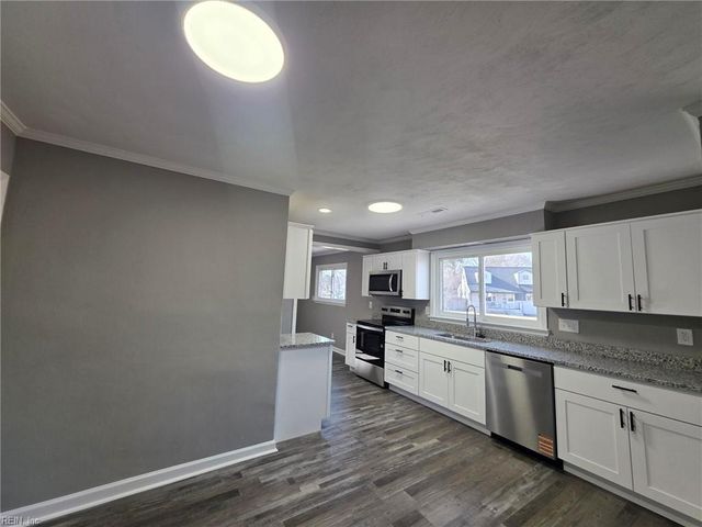 4701 Deerfield LN, Virginia Beach, VA 23455