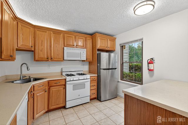 134 Pear Tree Lane, Franklin, NJ 08823
