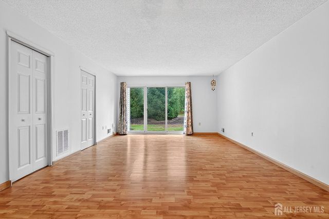 134 Pear Tree Lane, Franklin, NJ 08823
