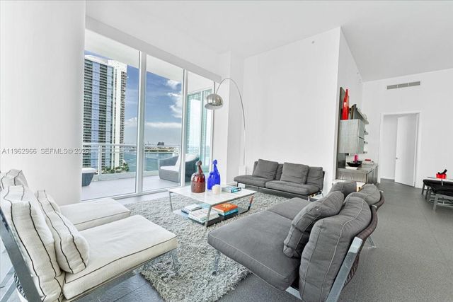 900 Brickell Key Blvd 1101, Miami, FL 33131