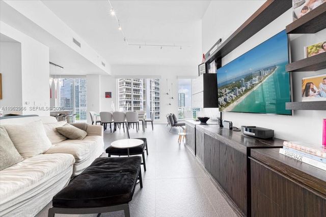 900 Brickell Key Blvd 1101, Miami, FL 33131