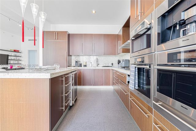 900 Brickell Key Blvd 1101, Miami, FL 33131