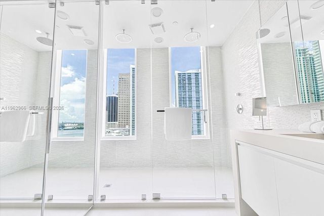 900 Brickell Key Blvd 1101, Miami, FL 33131
