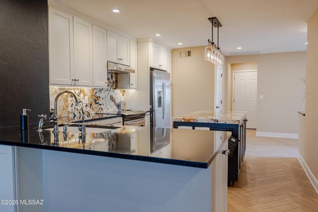 1715 E Deer Shadow Lane, Tucson, AZ 85737