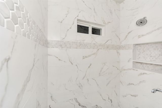 404 Betchan Street, Lake Dallas, TX 75065