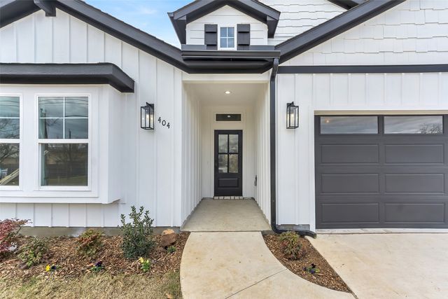 404 Betchan Street, Lake Dallas, TX 75065