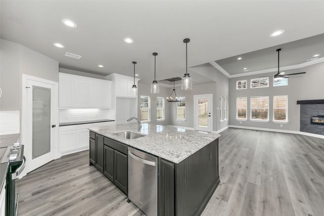 404 Betchan Street, Lake Dallas, TX 75065