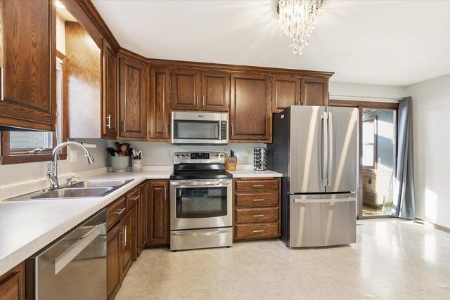 215 LILAC LANE, Little Chute, WI 54140