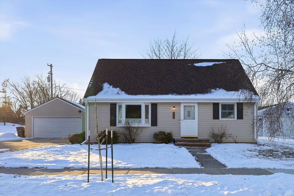 215 LILAC LANE, Little Chute, WI 54140