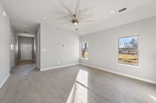 101 N Goodman Avenue, Kerens, TX 75144