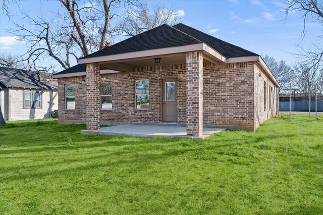 101 N Goodman Avenue, Kerens, TX 75144