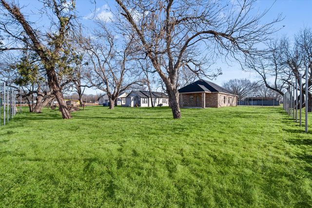 101 N Goodman Avenue, Kerens, TX 75144