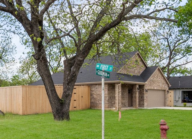 101 N Goodman Avenue, Kerens, TX 75144