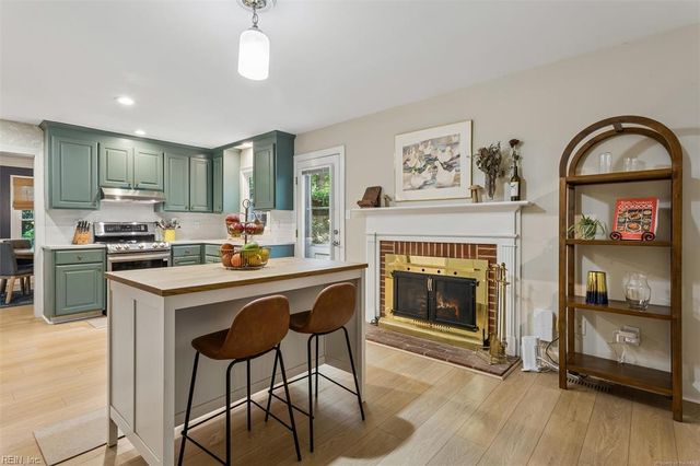 241 Tutters Neck NCK, Williamsburg, VA 23185