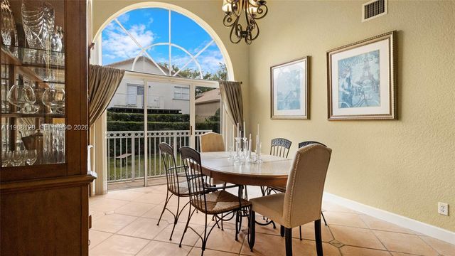 9768 NW 30th St, Doral, FL 33172