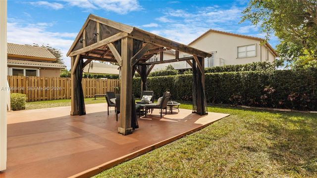 9768 NW 30th St, Doral, FL 33172