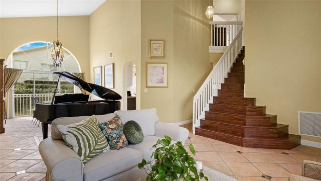 9768 NW 30th St, Doral, FL 33172