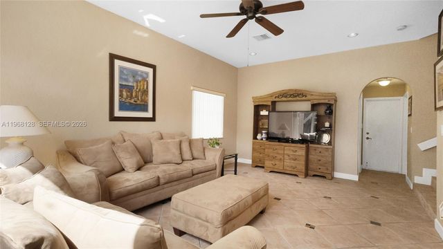 9768 NW 30th St, Doral, FL 33172