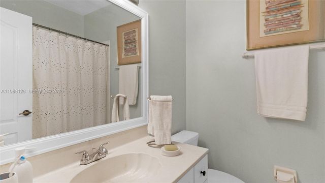 9768 NW 30th St, Doral, FL 33172