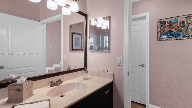 9768 NW 30th St, Doral, FL 33172