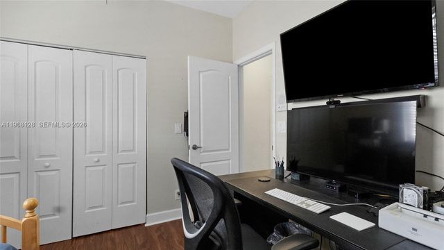 9768 NW 30th St, Doral, FL 33172